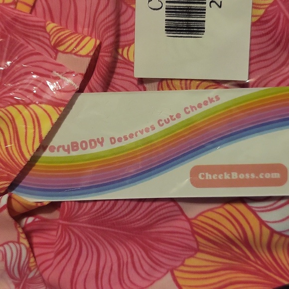 Cheek Boss - Picture 3 of 3